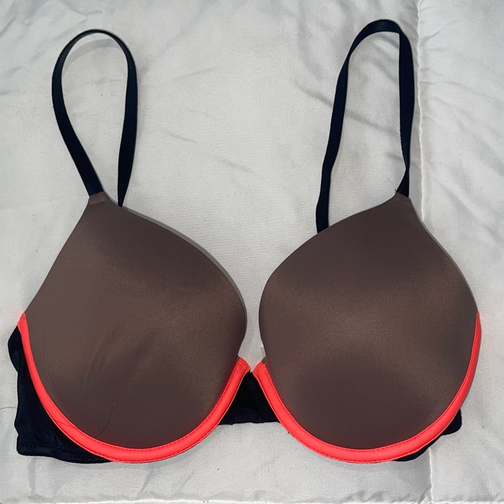 Pink Victoria Secret Bra - 34C 
**Brand new; never used**